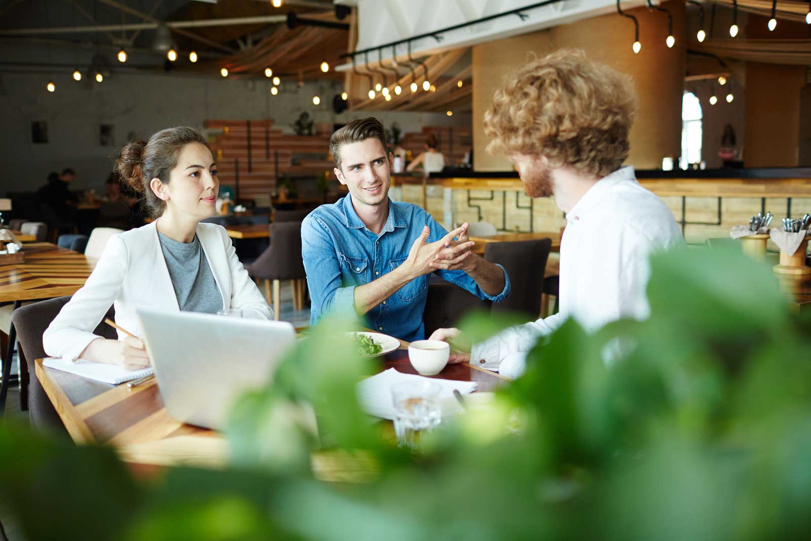 La Deliciosa Combinación: cómo la cercanía a restaurantes y servicios mejora la calidad de vida laboral en Vitacura